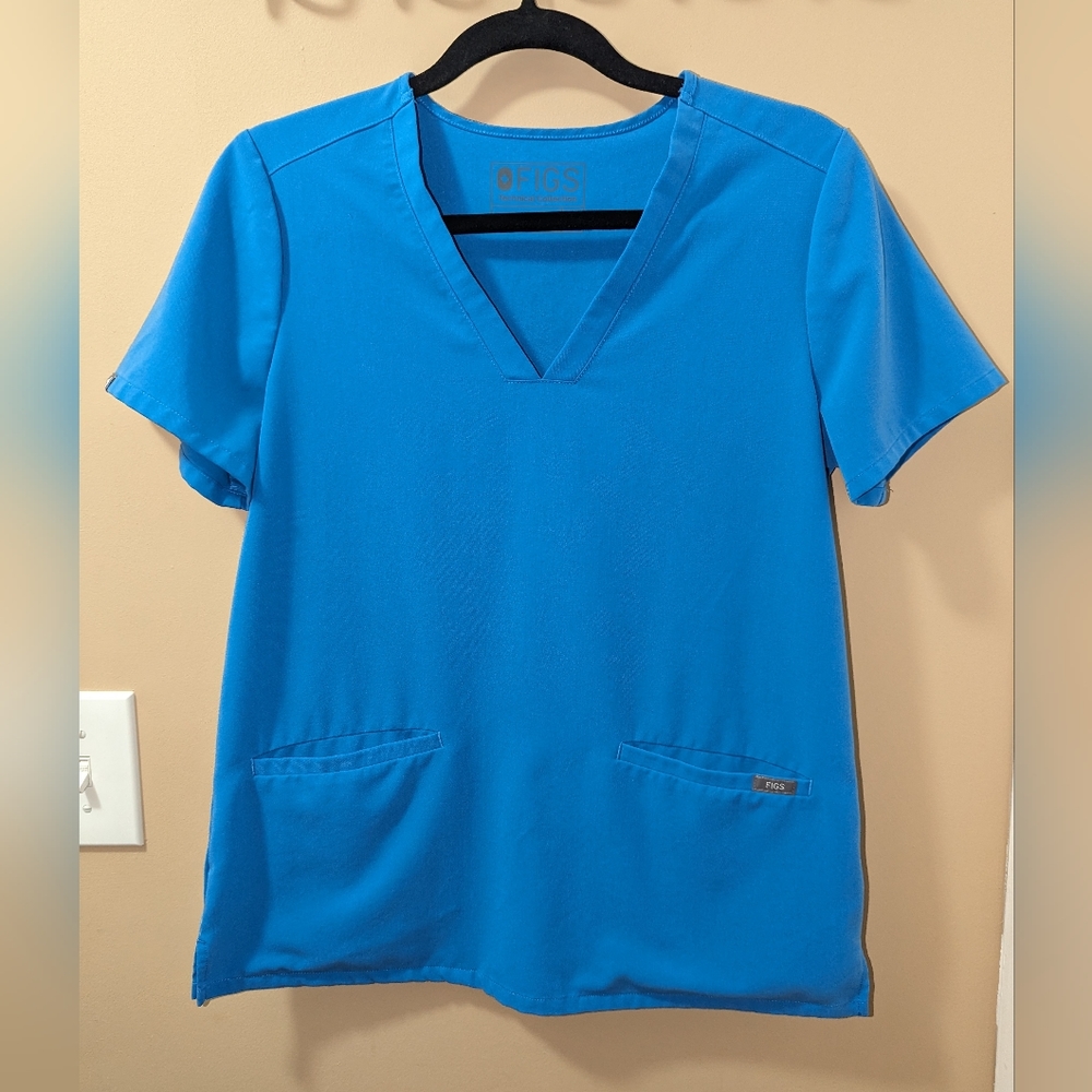 Figs two pocket scrub top
